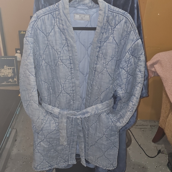 Blue Quilted Robe - Picture 2 of 7
